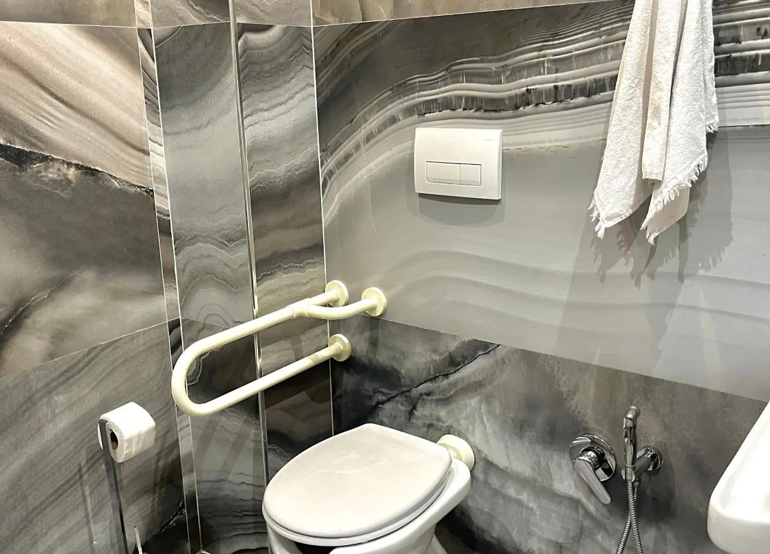 Imperium Hotel Shkoze