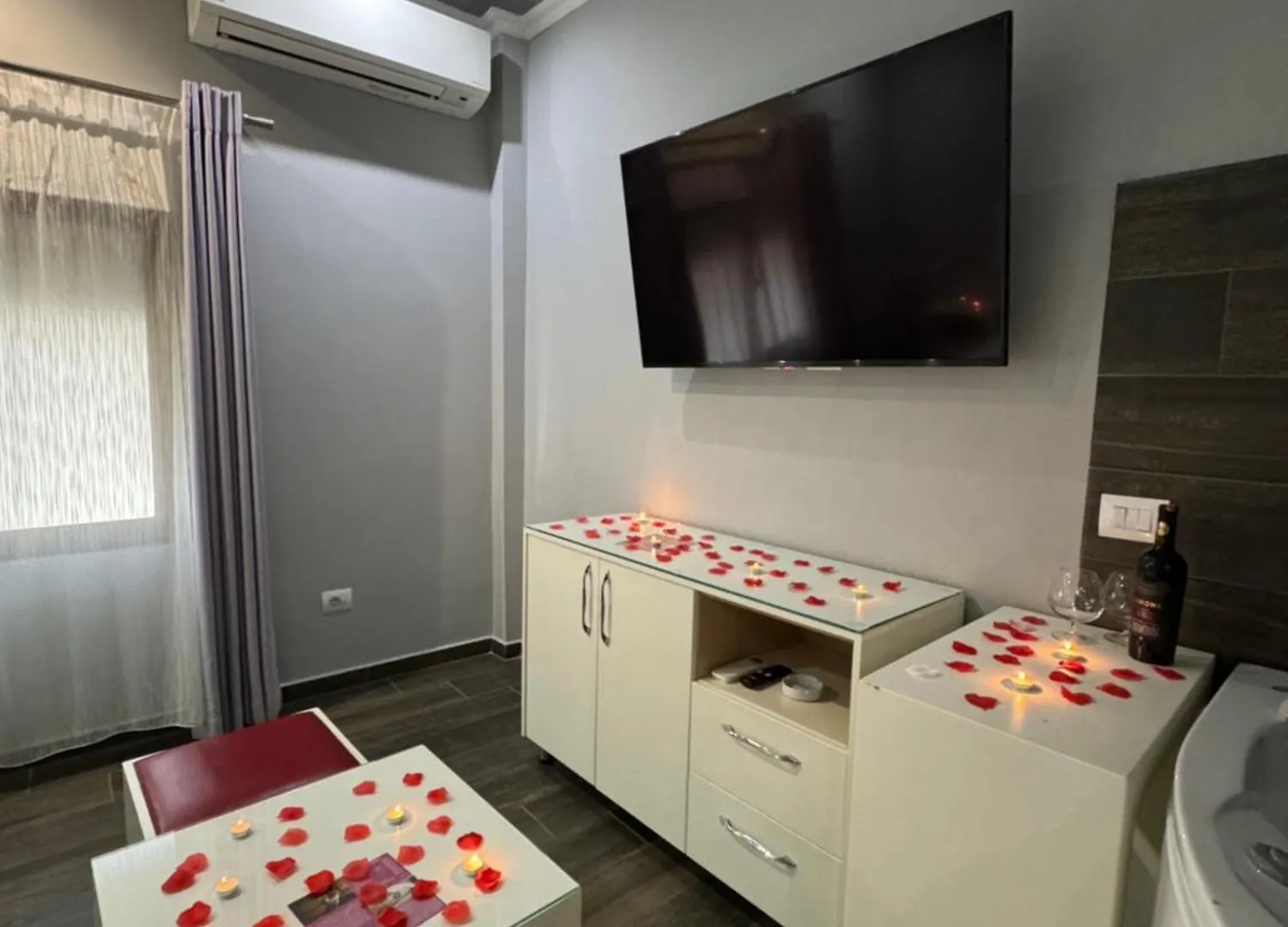 Imperium Hotel Tirana 3*,