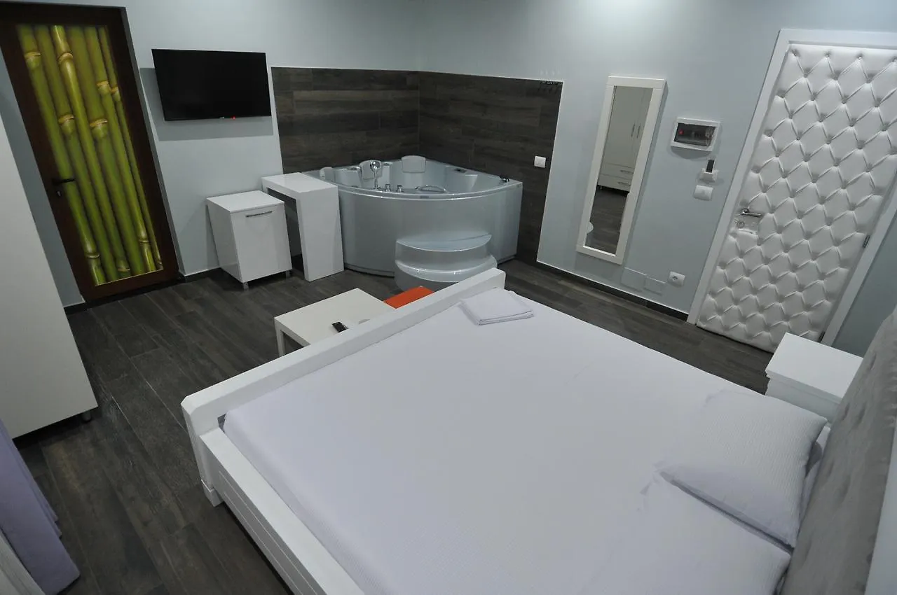 Imperium Hotel Tirana 3*,